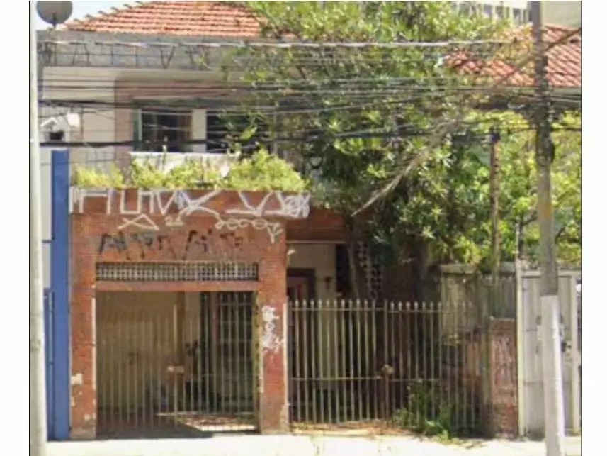 Sobrado à venda em leilão - Barra Funda